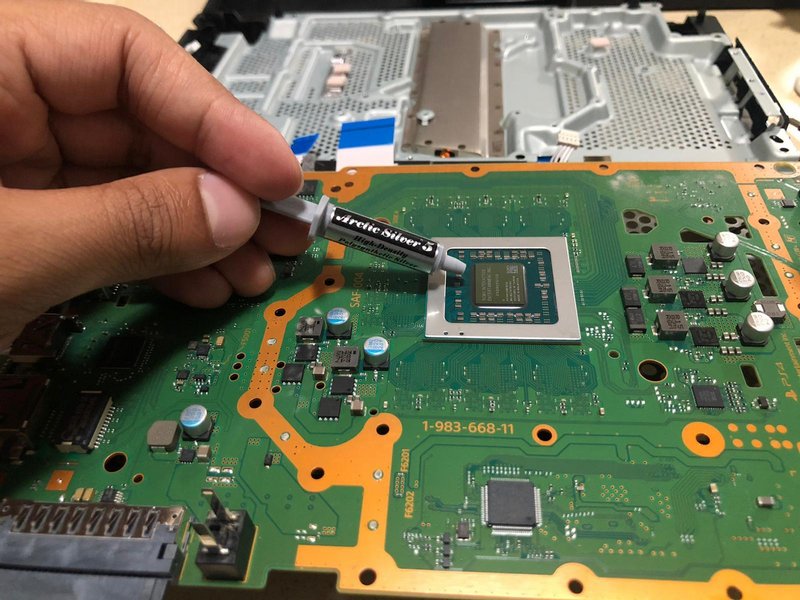 Mantenimiento + cambio de pasta térmica PS4